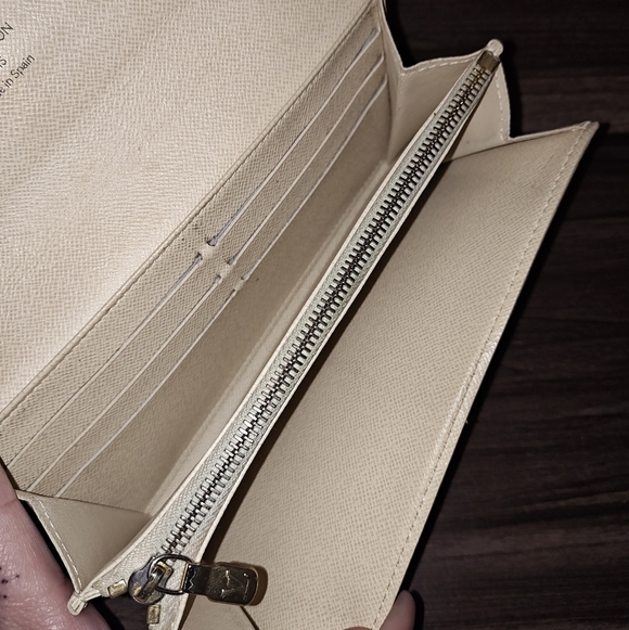 Louis Vuitton Damier Azur Sarah Wallet - Picture 5 of 11